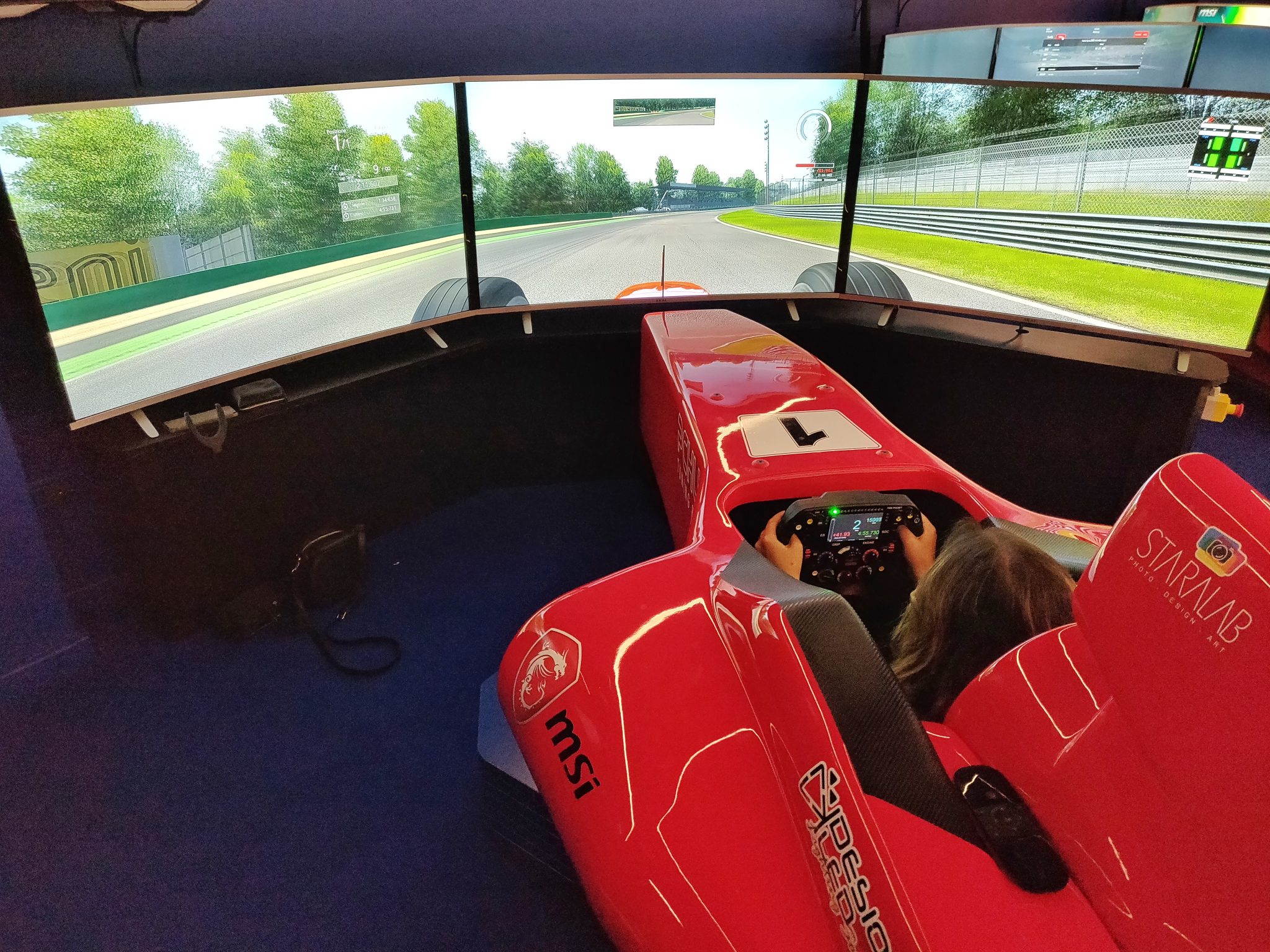 mcsim simulatore virtuale realtà f1 formula uno corsa pilota monza milano laura fasano benessere tecnologico tecnologia