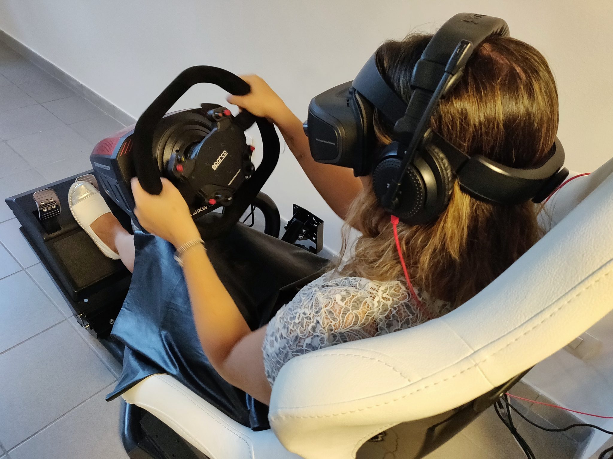 vr game cave realtà virtuale milano benessere tecnologico psicologia laura fasano sala giochi simulatore guida